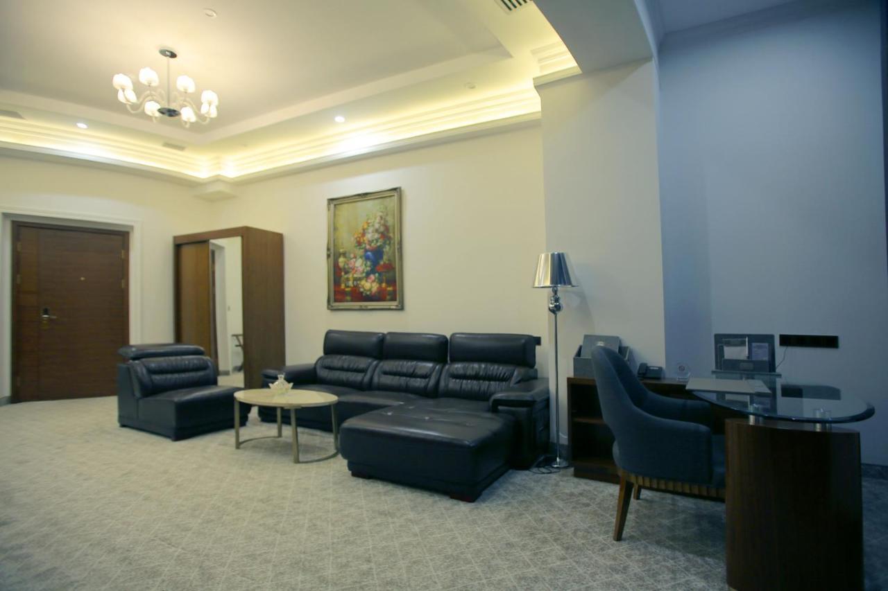 Parliament Palace Hotel Khujand Exterior photo