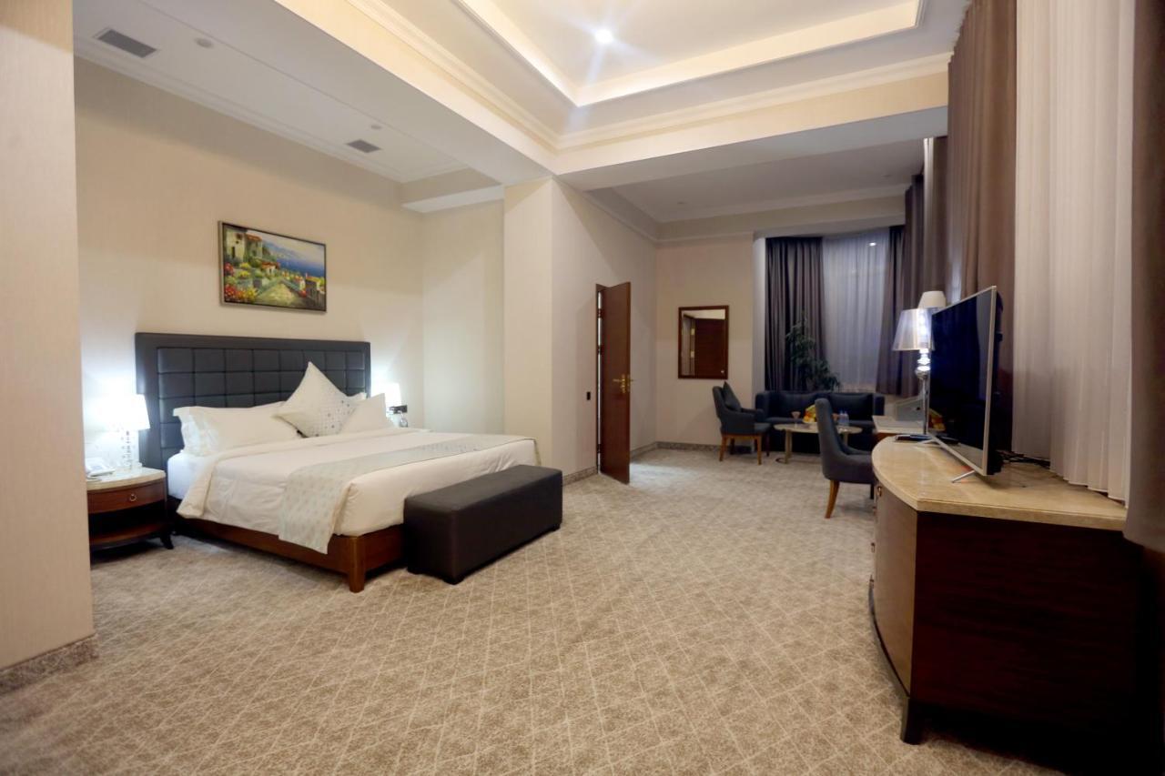 Parliament Palace Hotel Khujand Exterior photo